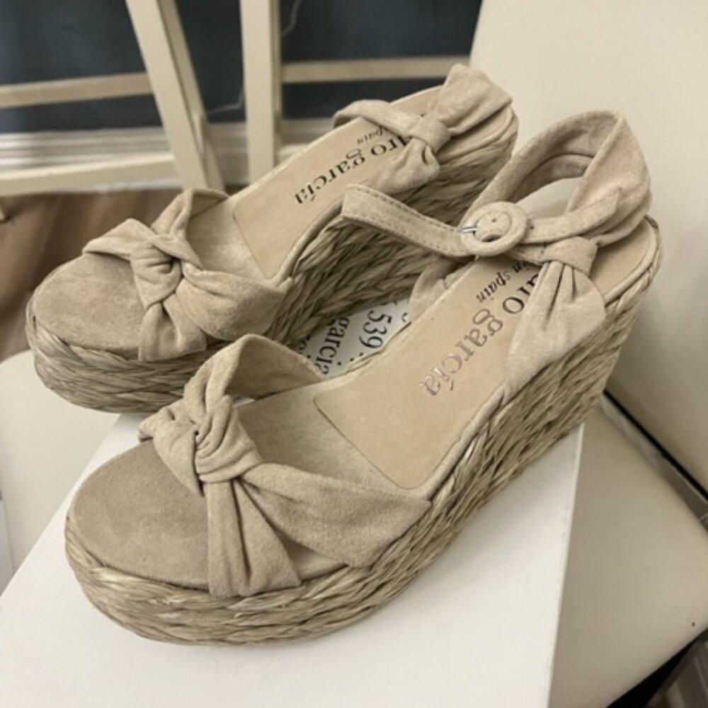 Pedro Garcia, Darril, LINEN VELOUR, Size 9, 4 inch wedge